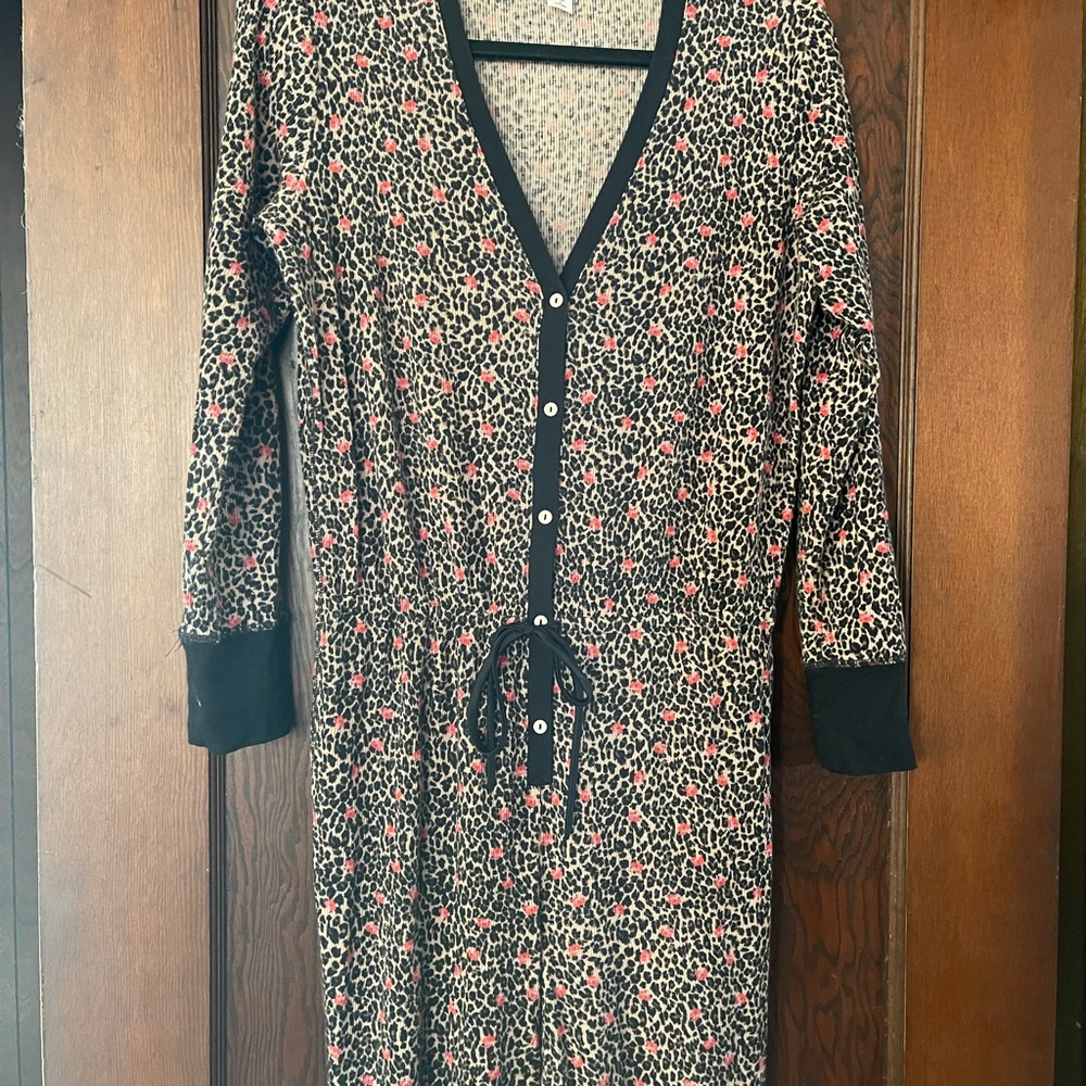 New (Rare)Women’s Victoria Secret Leopard Print Pajamas/Jumper -  Size Medium